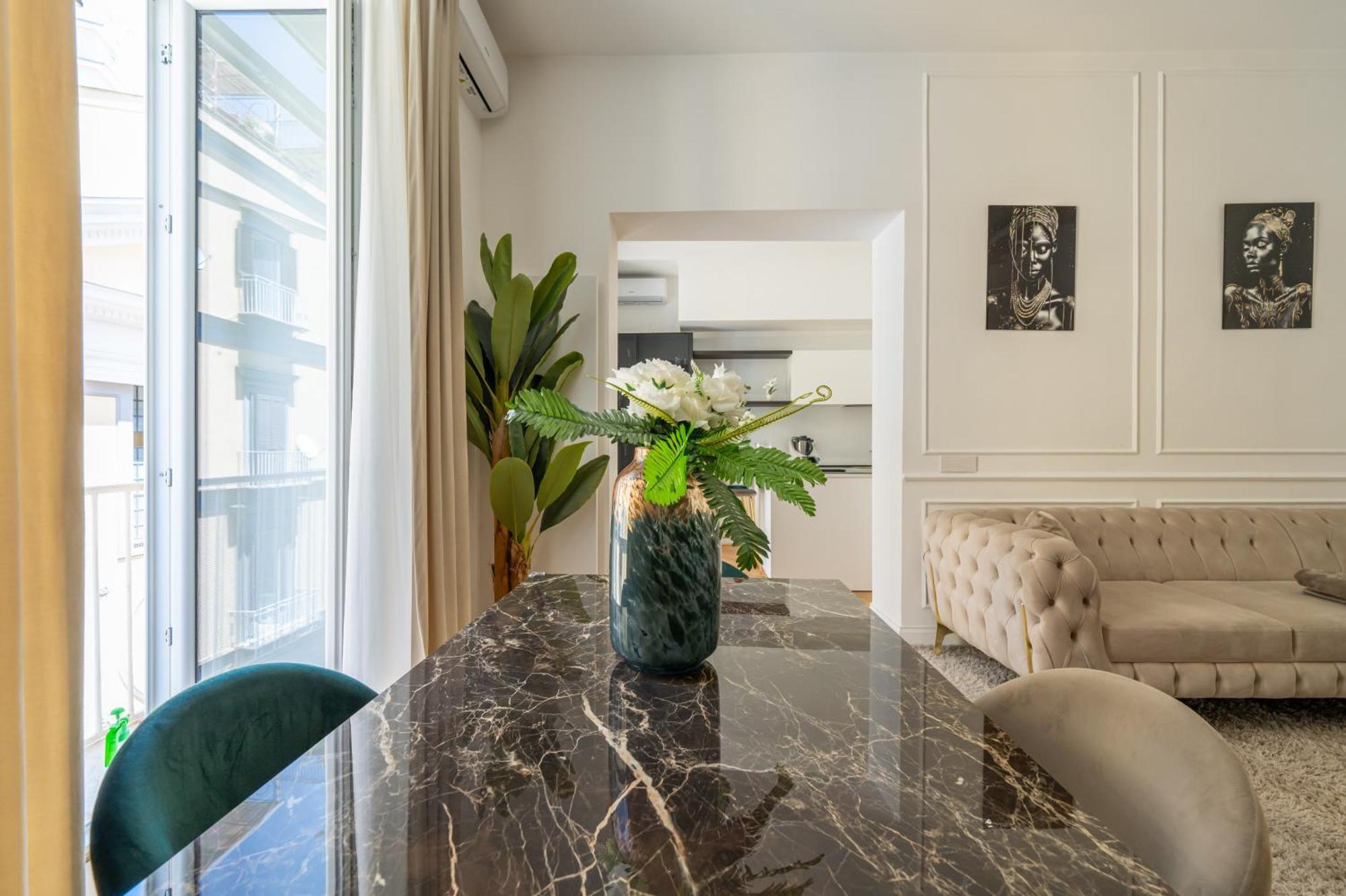 Appartement Aristocrat Chiaia Bridge à Naples Extérieur photo
